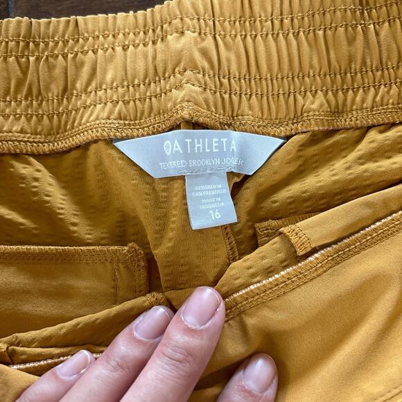 NEW‎ Athleta Size 16 Brooklyn Textured Jogger Tuscan Gold Athleisure 28" - Picture 3 of 9